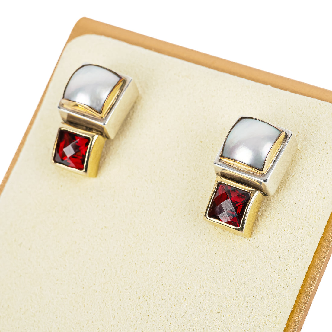 MICHAEL DAWKINS Sterling 2 Tone Garnet Pearl Studs