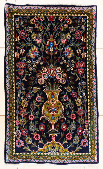 Hand Knotted Wool Kashan Style Rug             42"x28"