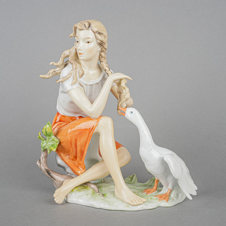 KAISER Figurine Girl With Goose 377