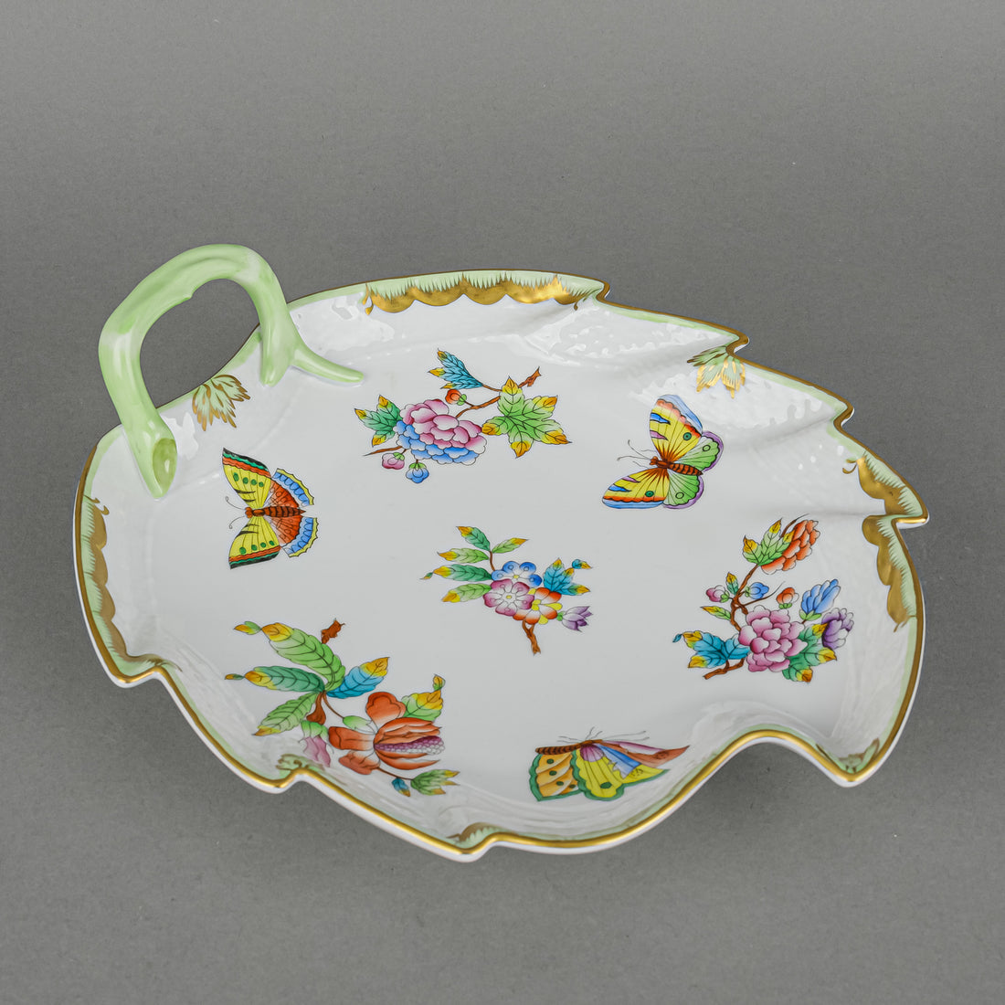 HEREND Queen Victoria Leaf Dish With Handle 281